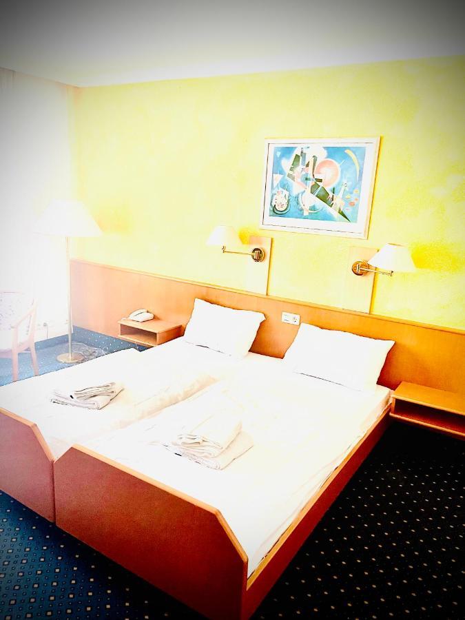 Mc Hotel Karlsruhe Exterior foto